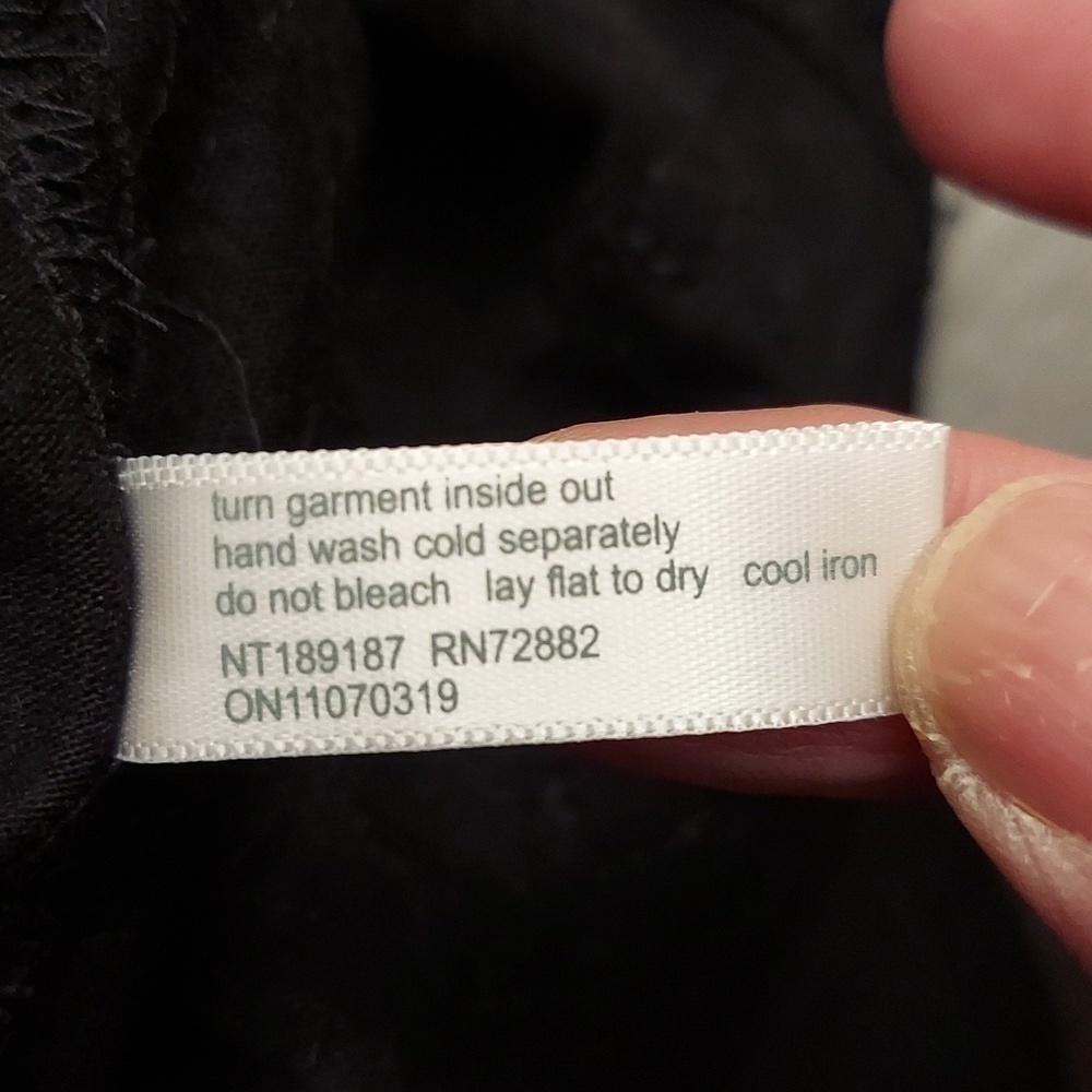 FASHION BUG Black Sequinned Round Neck Sleeveless Tank Top - Picture 12 of 12